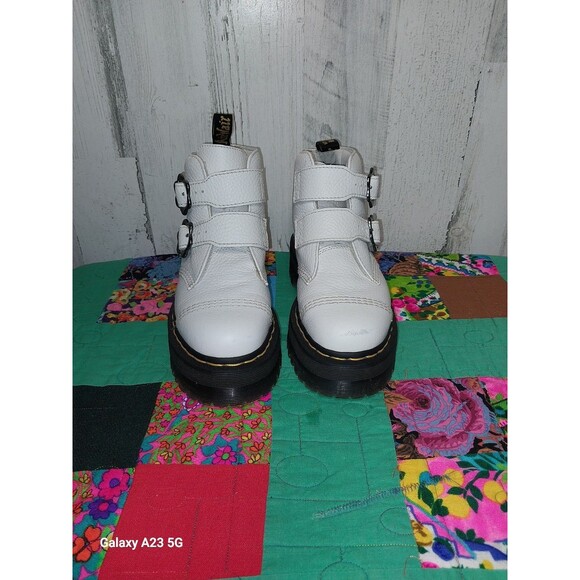 Dr Martens DEVON FLOWER BUCKLE WHITE LEATHER PLATFORM BOOTS NEW Size 7 US - Picture 3 of 7